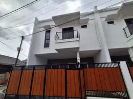 Hunian Mewah Siap Huni, 3 Kamar Tidur Dan 3 Kamar Mandi di Kota Bogor
