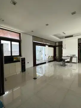 SEWA RUMAH JALAN RIAU DAGO BANDUNG