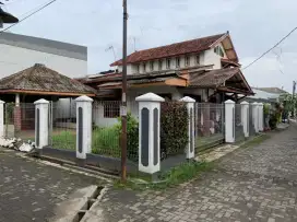 Rumah Hoek Murah Luas, Nyaman Dan Asri Di Perumnas 3 Bekasi Timur
