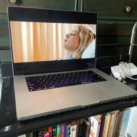 MacBook Pro 16 inch M1 2021