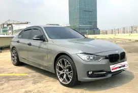 BMW 320D Tahun 2015 Automatic Abu abu Metalik