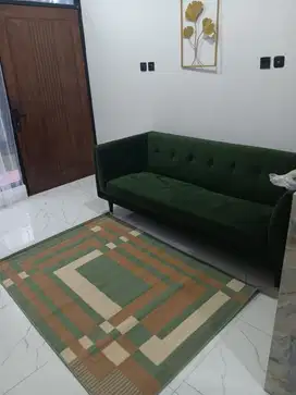 Rumah dengan kolam renang dekat AEON Mall