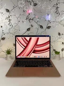 MACBOOK AIR 2020 M1  RAM 8/256 GB
