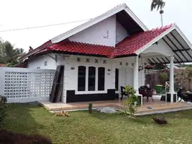 dijual rumah halaman luas. di cisaat sukabumi