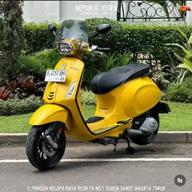 Piaggio Vespa SPRINT SPORT 150 IGET Tahun 2017 WARNA YELLOW VERY GOOD