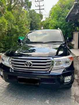 Dijual Mobil Toyota Land Cruiser UK V8