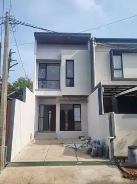Rumah Komplek Elite Harga Terbaik Bangunan Luas Hdp Timur SHM, Cibabat