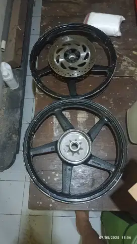 Jual cepat VELG VIXION OLD 2012