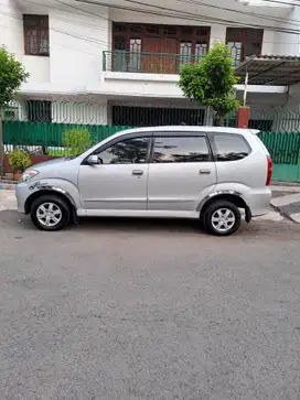 Daihatsu Xenia 2011 Bensin