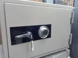 Jual murah Brankas untuk keamanan dokumen penting anda