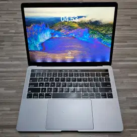 MacBook Pro 2019 8/256 Retina 13 inch Touch Bar