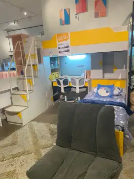 Tempat tidur anak tingkat bunga rendah
