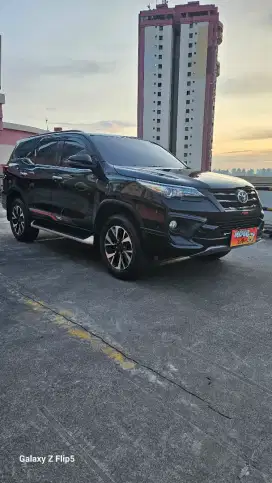 TOYOTA FORTUNER TRD VRZ 2.4 AT 4X2 DIESEL 2017 HITAM