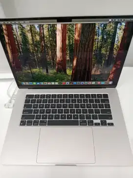 Macbook air 15 inci 16/256gb