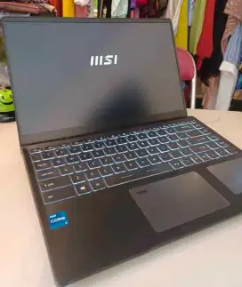 Laptop MSI Summit B14 A11M 14 Core i7 Gen 11, RAM 16GB, SSD Nvme 1TB