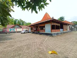 Ruang usaha luas area Palagan km 12