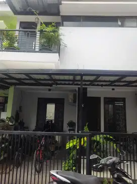 Dijual rumah bagus 2 lantai sektor 3A Bintaro Jaya Tangsel
