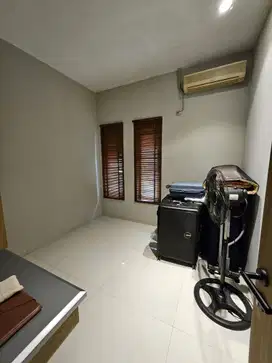 Dijual Rumah Cantik & Nyaman Taman Holis Indah