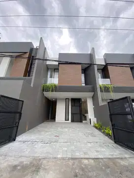 Yn01. Dijual Rumah Baru Raya Kutisari Indah Surabaya