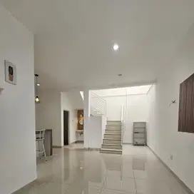 DIJUAL RUMAH CANTIK SIAP HUNI CATALINA GADING SERPONG