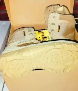 SEPATU PDL BARU