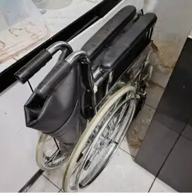 Kursi roda pasien