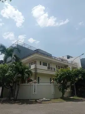 Disewakan Rumah Posisi Hoek Cluster Camar PIK Jakarta Utara