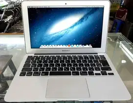 MacBook Air 11-inch A1370 Core i5 1.6GHz RAM 4GB SSD 128GB Seken Mulus