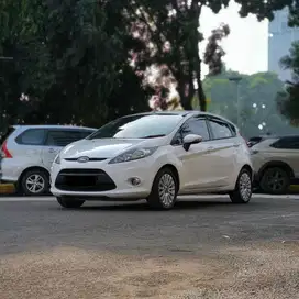 FORD FIESTA TREND 1,4 AT TANGAN PERTAMA SIAP PAKAI