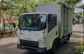 Isuzu elf box nhr 55