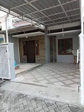DISEWAKAN RUMAH PURIMAS