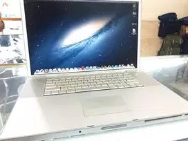 MacBook Pro 2008 Core2 Duo 2.4GHz 17 HDD 160GB RAM 4GB Seken