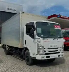 Isuzu elf box 2011