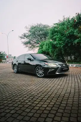LEXUS ES300 HYBRID 2.5 AT 2015