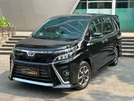 SUPER ISTIMEWA ! TOYOTA VOXY 2.0 AT NIK 2021