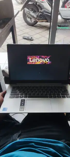 Jual cepat Lenovo ideapad ram 8gb ssd 256