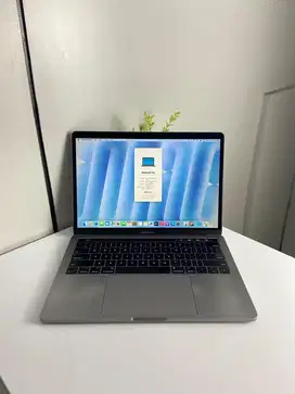 Macbook Pro 2019 8/128 GB Grey