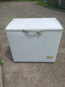 Frezer Sharp 200 liter