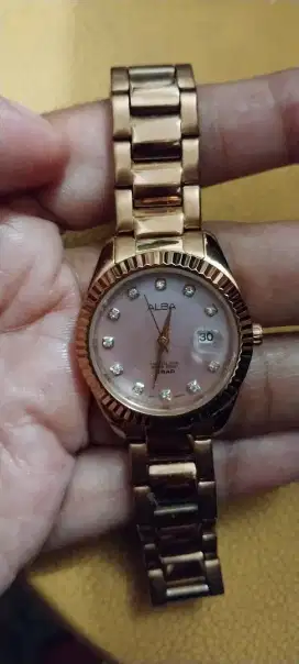 Jam tangan wanita rose gold