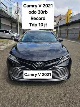 Toyota Camry V 2021 nik odo 30 rb tdp 10jt 2022 / record  2020 hitam