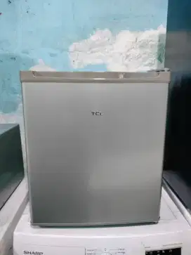 Kulkas portabel merek TCL baru