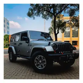 Jeep Wrangler 3.8L AT 2011
70TH Aniversary
