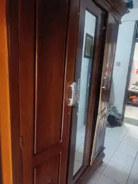 Lemari pakaian 3pintu kayu jati