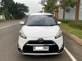 Toyota Sienta V AT 2018