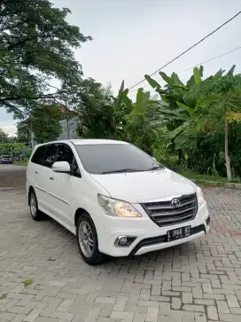 Toyota Kijang Innova 2.0 V Luxury Bensin Matic 2014