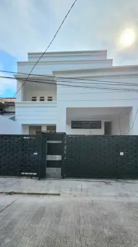 Rumah full renov di Bintaro Sektor 1 Jakarta Selatan