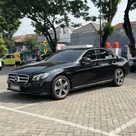 [KM 12RB] MERCEDES BENZ E200 2018