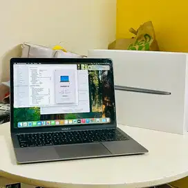 MacBook Air 13 inch M1 fullset original mantap cc kecil