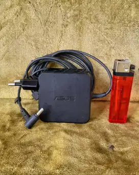 Charger ori laptop/netbook Asus 19V 2,37A colokan kecil second normal