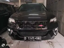 Fortuner VR-Z 2.4 Diesel Automatic Hitam 2016